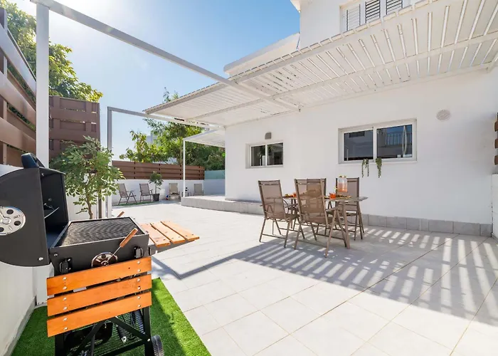 Napa Centro Айя-Напа